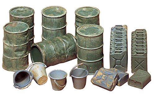 Tamiya 1:35 Scale Jerry Cans Set 35026, Unfinished, miniatura