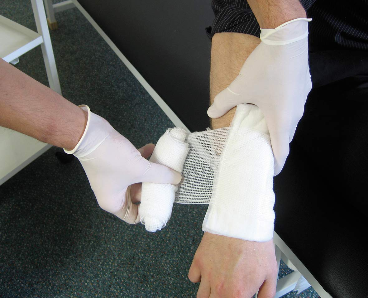 Safety First Aid Group Group HypaCover Sterile Dressing Bandage Small 4 x 2cm (Pack of 6), Small (4 x 2cm) - Image 2