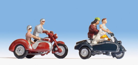 Noch 36905 Motorcyclists Landscape Modelling