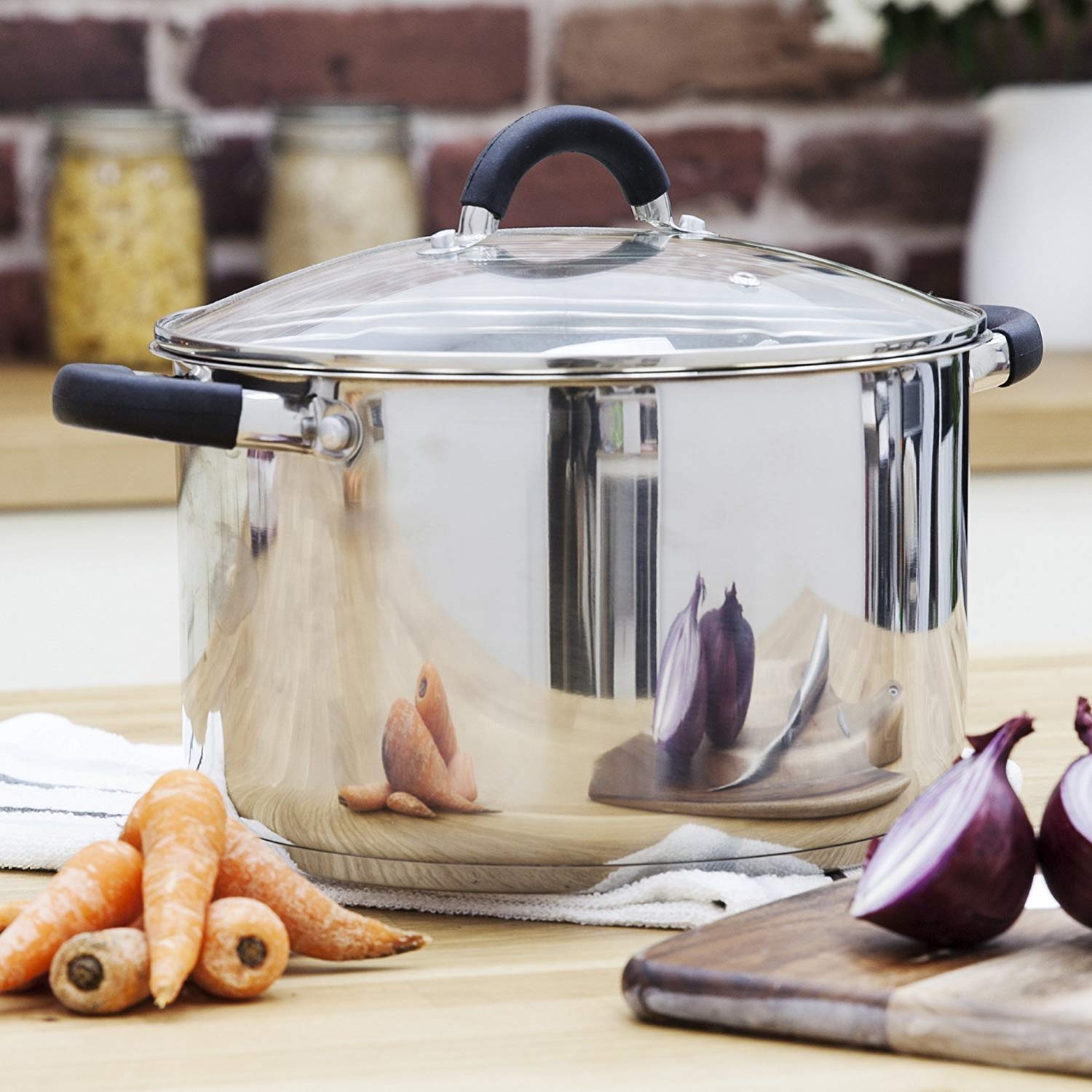Tower T80837 Essentials 24cm Casserole Dish with Encapsulated Base & Tempered Glass Lid, Mirror Finish Interior & Exterior - Image 4