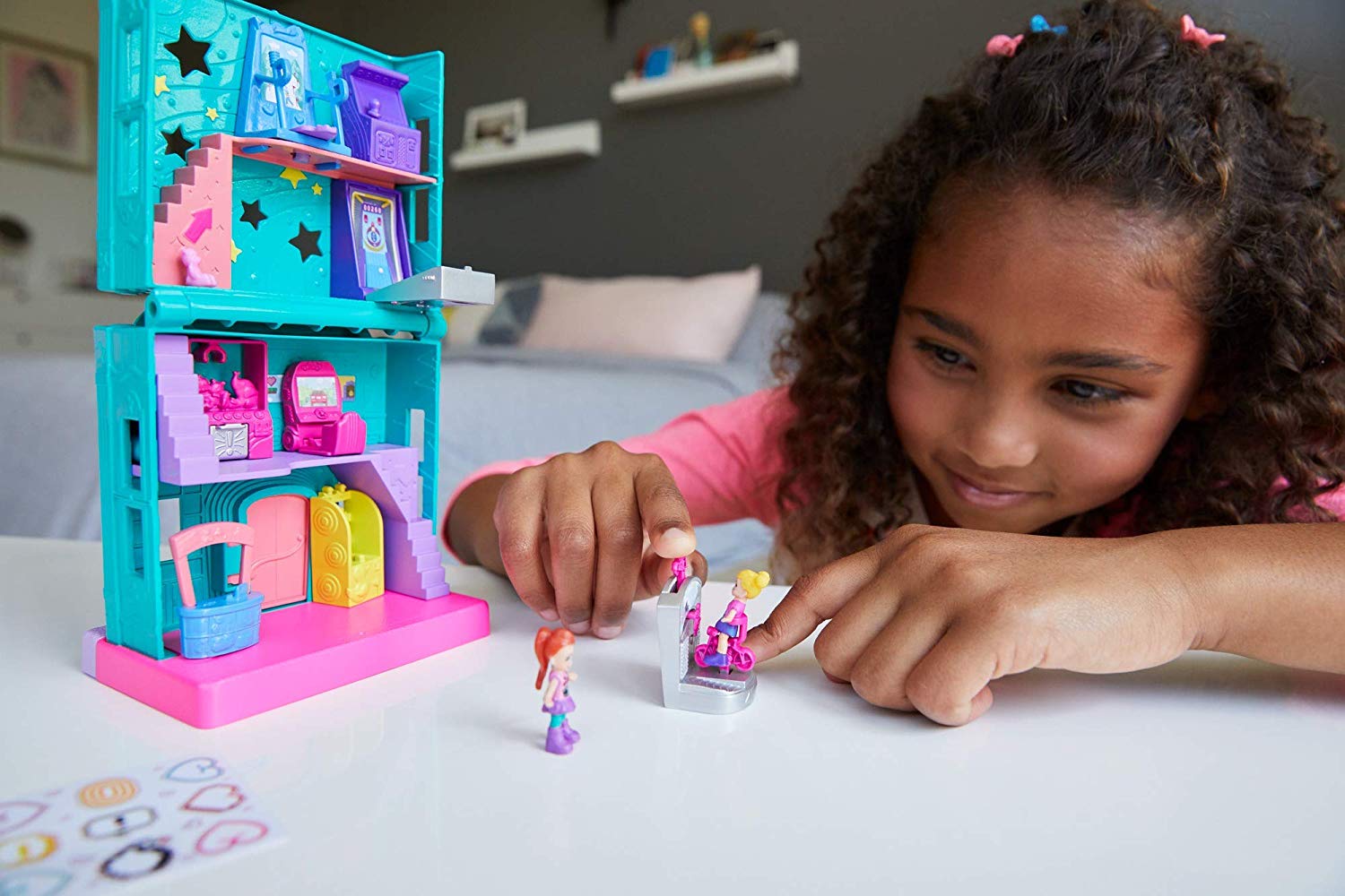 Polly Pocket Pollyville Arcade with 4 Floors, 2 Dolls & 5 Accessories, Multicolor - Image 2