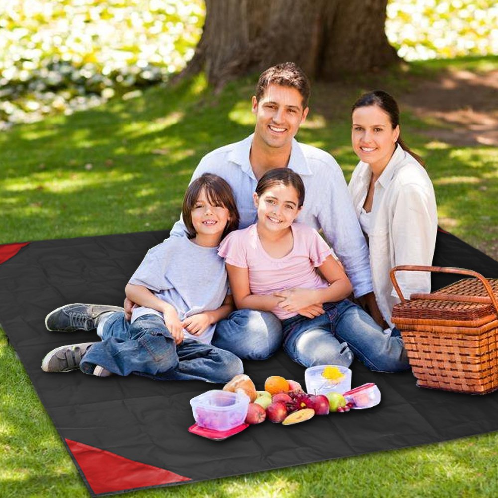 CampTeck U6819 Pocket Picnic Blanket (140 x 170cm) Pocket Groundsheet Water Resistant Polyester Beach Blanket for Outdoor Hiking - Image 2