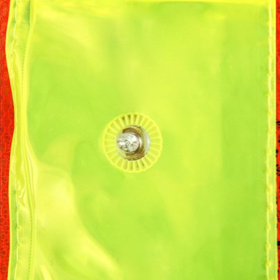 kwmobile LED Light Safety Vest - High Visibility Waistcoat Traffic Outdoor Night Warning Reflector Clothing with Reflective Stripes and 16 LED Lights - Image 4