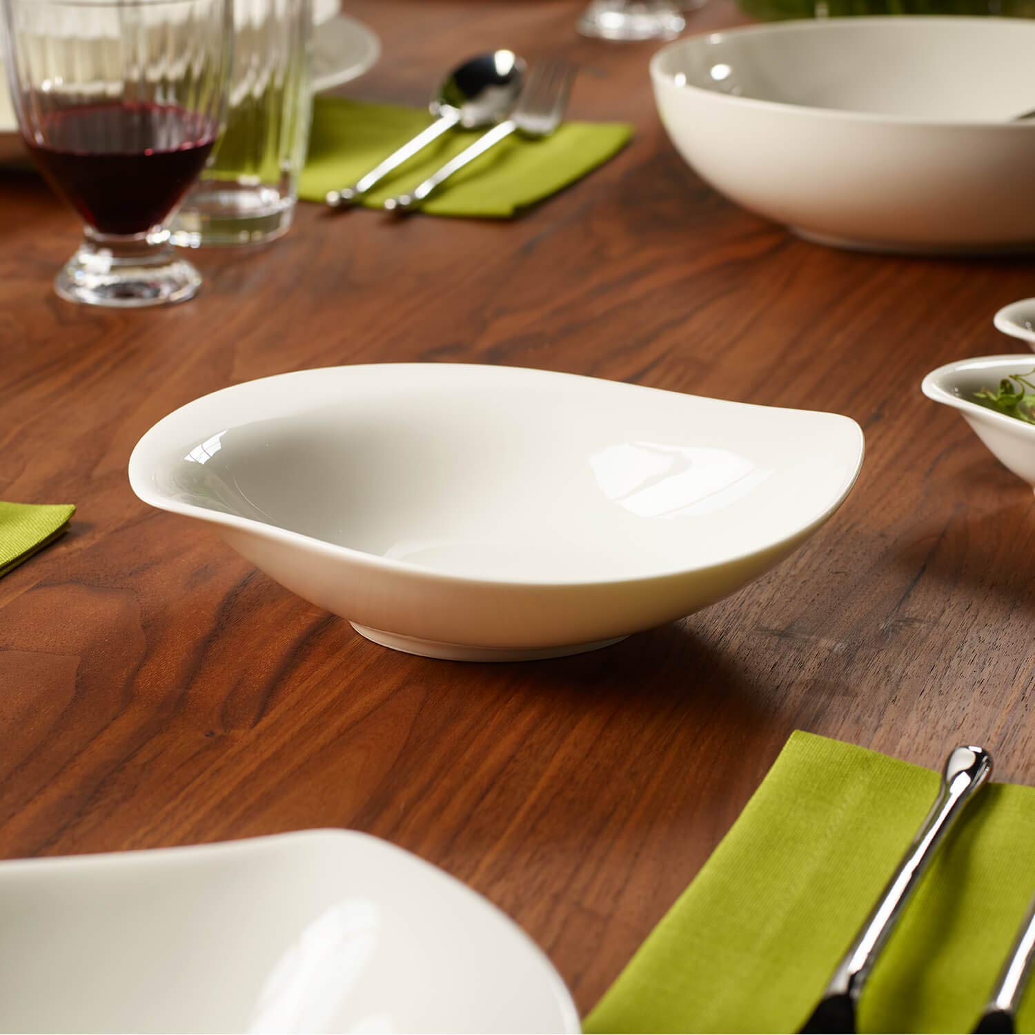 Villeroy & Boch New Cottage Special Serve Salad 21 x 18 cm Deep Bowl, White, 23.5 x 18.5 x 7.5 cm - Image 2