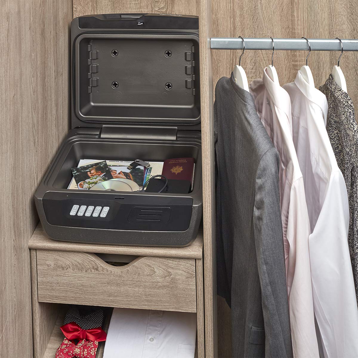 MASTER LOCK Certified Fire and Waterproof Safe Box with Digital Combination, 10L, 419 x 193 x 375 mm, Portable - Image 4