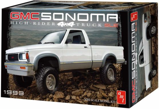 AMT AMT1057 1:20 1993 GMC Sonoma Model, White