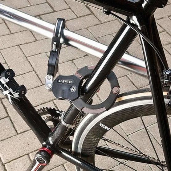 MASTER LOCK Certified Cuffs, Anti-Theft Lock - Police Approved [1 pivoting link] [36 cm] 8200EURDPRO - Best used for Electric Scooters, Bikes, Motorbikes - Image 2