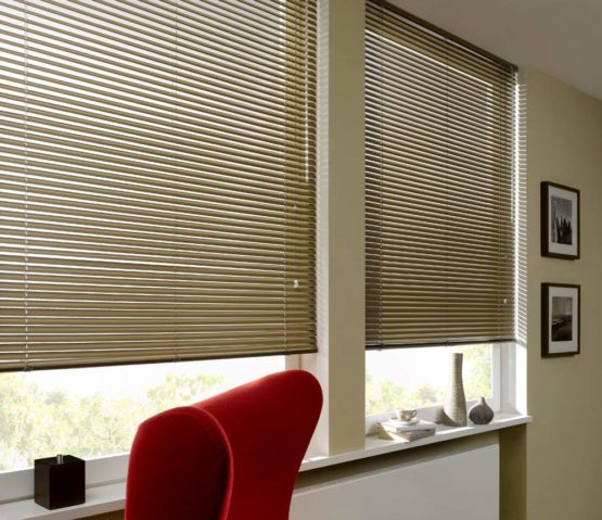 GARDINIA Aluminium Venetian Blinds, Visibility, Light and Glare Protection, Wall and Ceiling Mounting, Mounting Kit Included, Aluminium Venetian Blinds, Beige, 100 x 175 cm (WxH) - Image 2