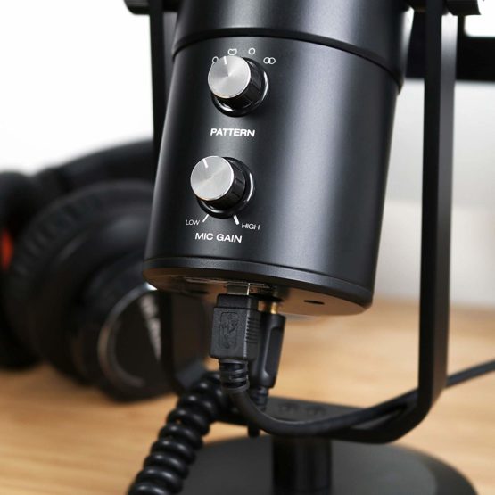 M-Audio Uber Mic - USB Desktop Microphone with Audio Interface, Zero Latency Monitoring, Switchable Polar Patterns, Desk Stand & Headphone Output – Ideal for Podcasting, Gaming, Recording & Streaming - Image 2