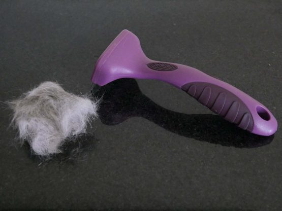 Rosewood Professional Deshedding Tool And Grooming Brush For Long Or Short Haired Dogs And Cats 2' Shedding Blade And Ergonomical Grip - Suitable For Pets - Image 4