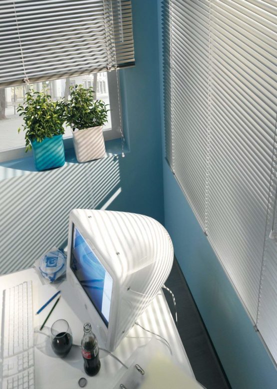 GARDINIA Aluminium Venetian Blinds, Visibility, Light and Glare Protection, Wall and Ceiling Mounting, Mounting Kit Included, Aluminium Venetian Blinds, White, 100 x 175 cm (WxH) - Image 2