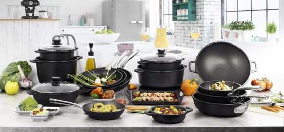 DE BUYER Choc Xtreme Frying Pan with Cast Stainless Steel Handle, 24 cm, Black, 22 x 12.6 x 1.4 cm - Image 2