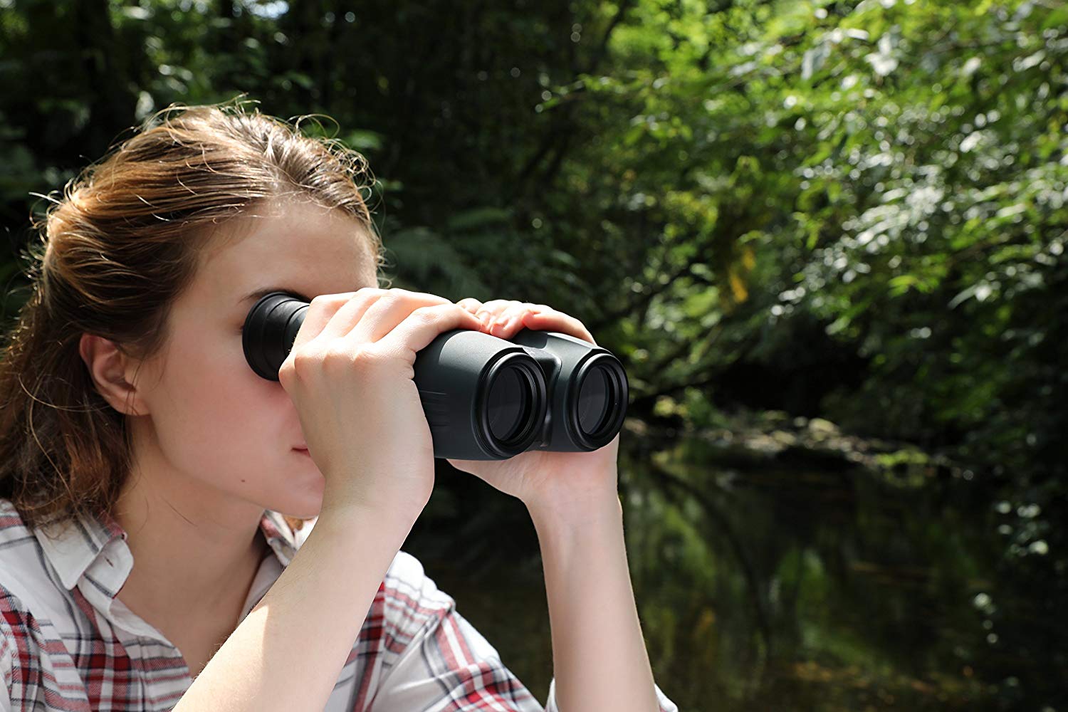 Canon 12x32 IS Portable Travel Binoculars, 12x Magnification, Image Stabilisation, Compact, Lightweight Design - Image 3