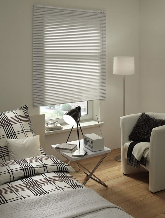 GARDINIA Aluminium Venetian Blinds, Visibility, Light and Glare Protection, Wall and Ceiling Mounting, Mounting Kit Included, Aluminium Venetian Blinds, White, 60 x 175 cm (WxH) - Image 4